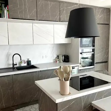 Апартаменты Moderne Et Spacieux 2 Chambres, Parking Prive