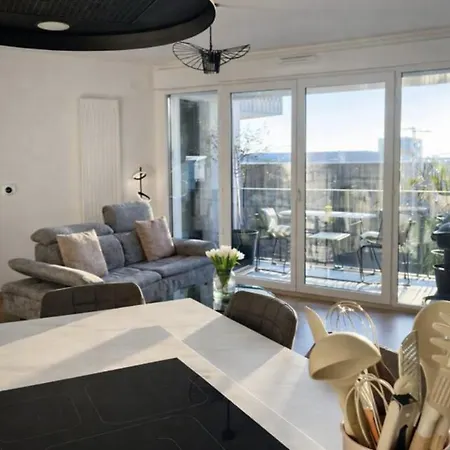 Moderne Et Spacieux 2 Chambres, Parking Prive Λα Ροσέλ