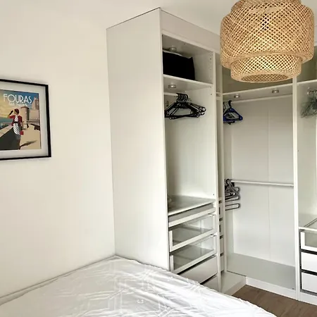 Moderne Et Spacieux 2 Chambres, Parking Prive Апартаменты *