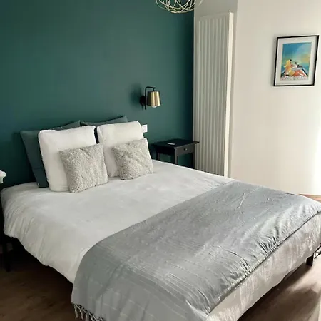 Moderne Et Spacieux 2 Chambres, Parking Prive Апартаменты