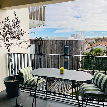 Moderne Avec Deux Et Parking Apartment