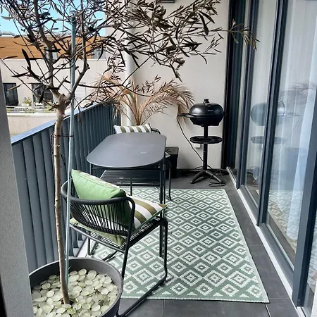 Moderne Et Spacieux 2 Chambres, Parking Prive דירה