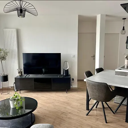 Moderne Et Spacieux 2 Chambres, Parking Prive דירה *