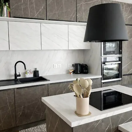 Moderne Et Spacieux 2 Chambres, Parking Prive アパート ラ・ロシェル