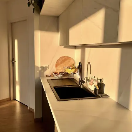 Moderne Et Spacieux 2 Chambres, Parking Prive דירה *