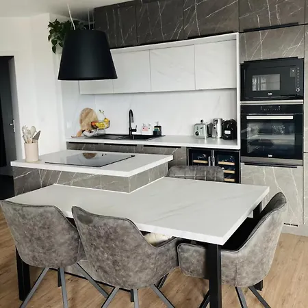 Moderne Et Spacieux 2 Chambres, Parking Prive לה רושל