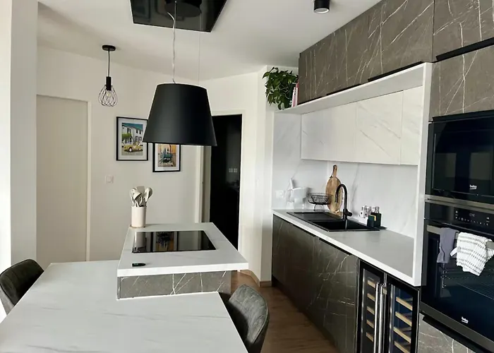 Moderne Et Spacieux 2 Chambres, Parking Prive * ラ・ロシェル