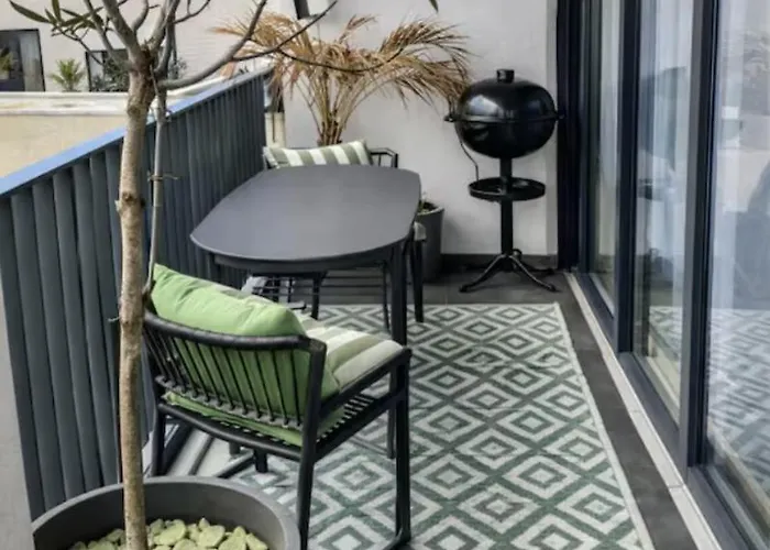 Moderne Et Spacieux 2 Chambres, Parking Prive *